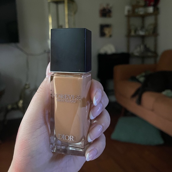 Dior Forever Skin Glow Foundation - Warm Tan - Picture 1 of 3